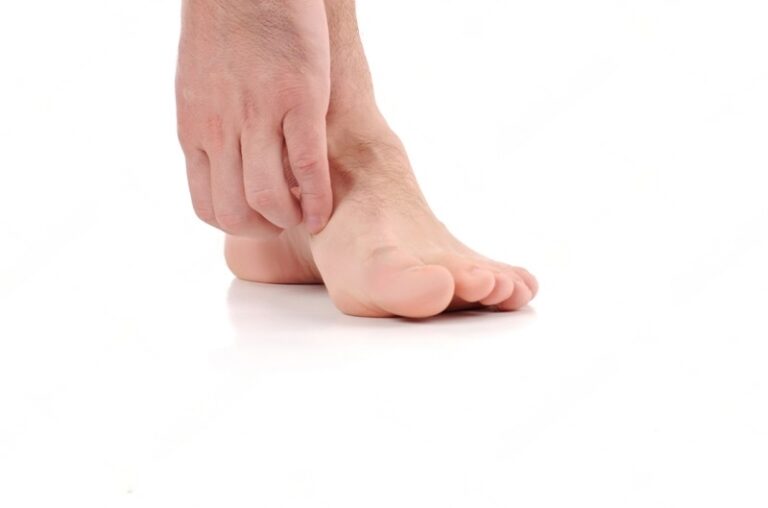 Left Foot Itching – Spiritual Meanings and Superstitions