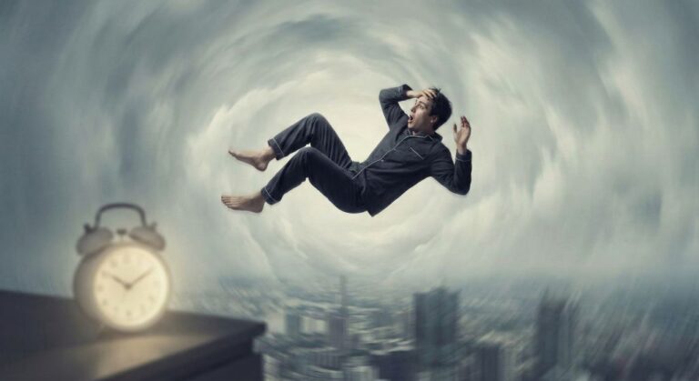 Dreams About Falling but Waking Up Before Hitting the Ground: 15 Spiritual Meanings and Interpretations